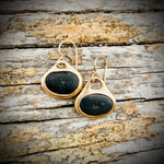 Load image into Gallery viewer, Pebblebelly Earrings 793
