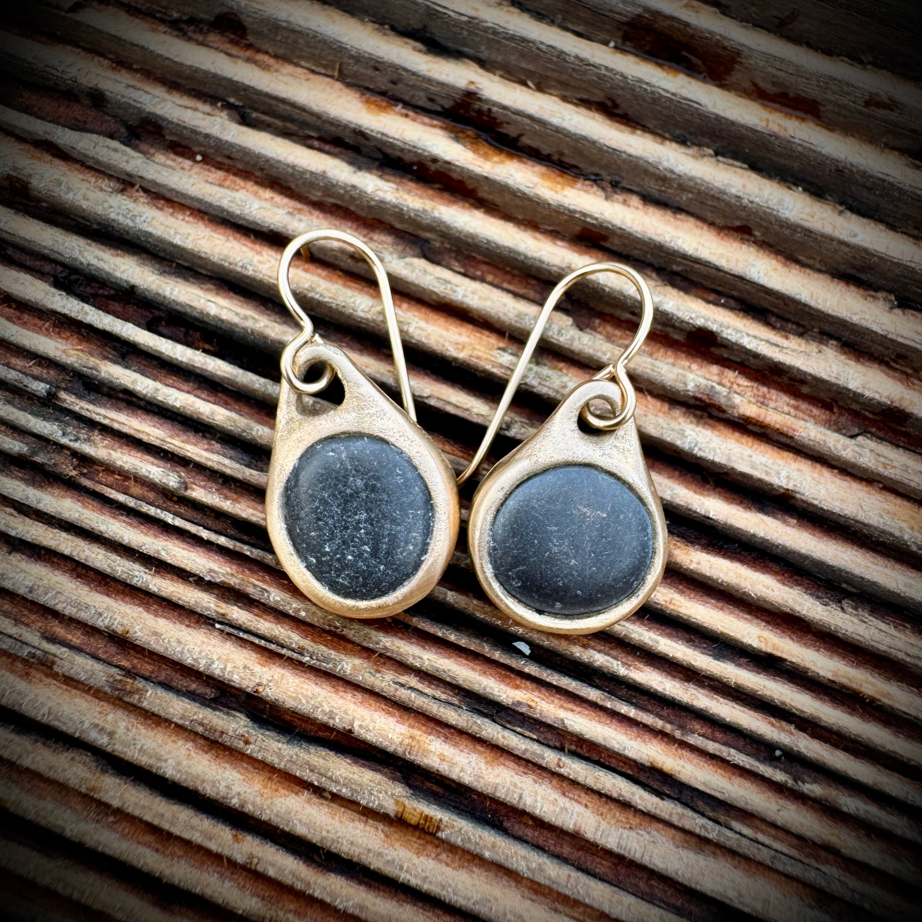 Pebblebelly Earrings #738