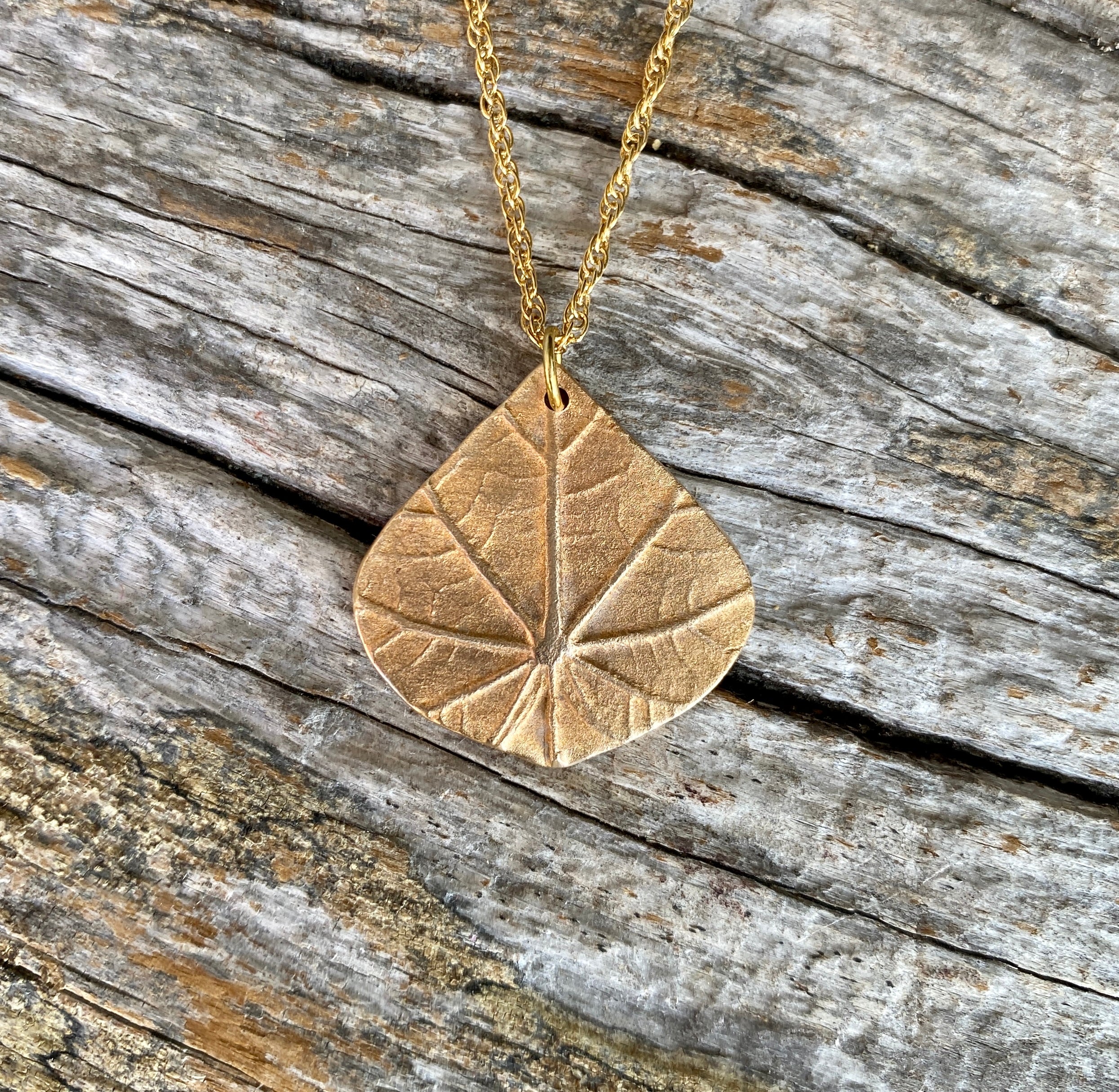 Daily offering 40% off - Linden Tear Drop Pendant!