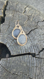 Load and play video in Gallery viewer, Pebblebelly Earrings 829
